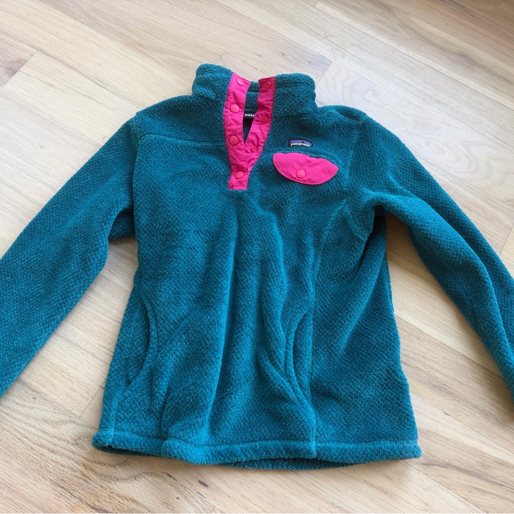 Patagonia Teal Fleece Pullover with Pink Snap Details